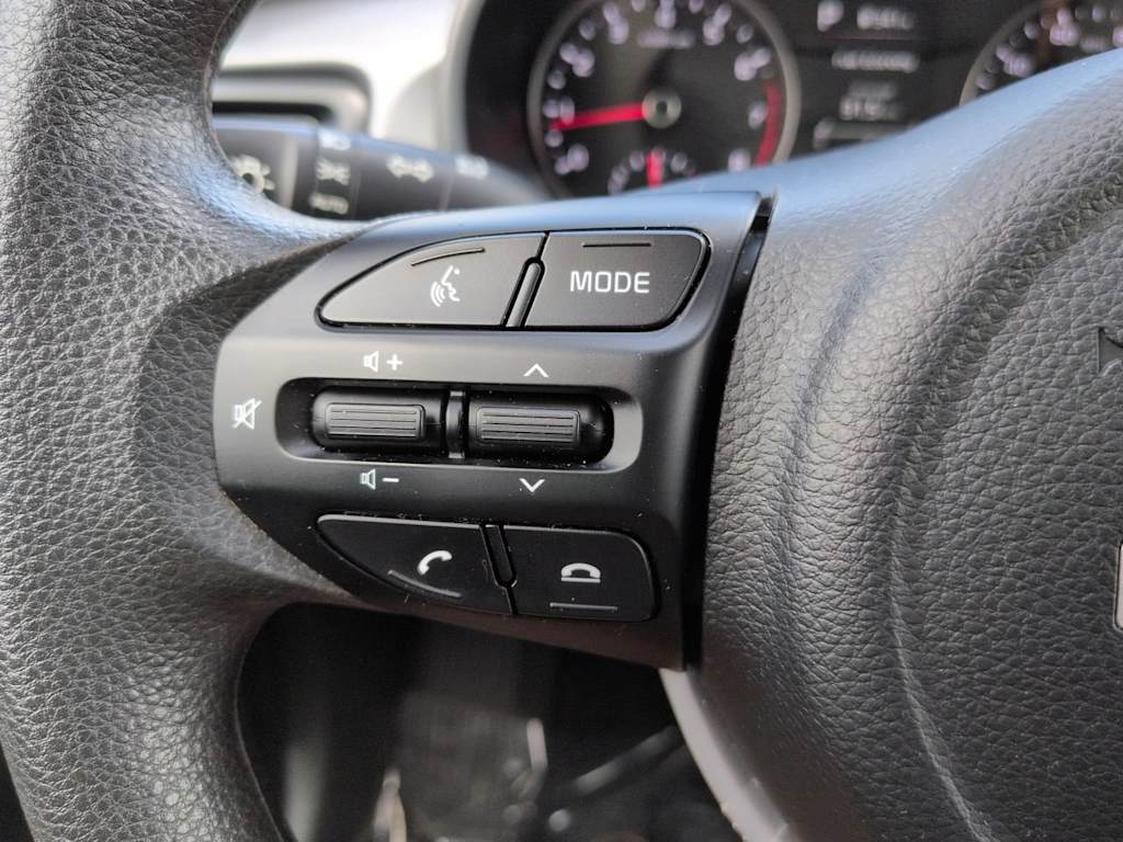 Thumbnail: 2023 Kia Rio - 24