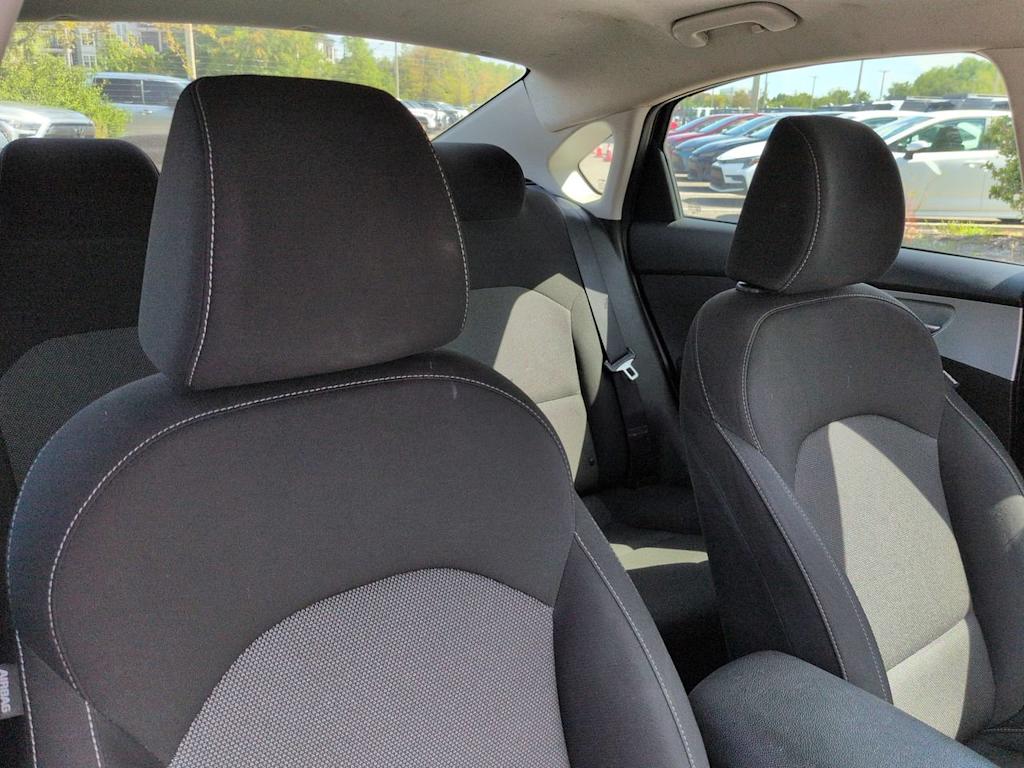 Thumbnail: 2023 Kia Forte - 10