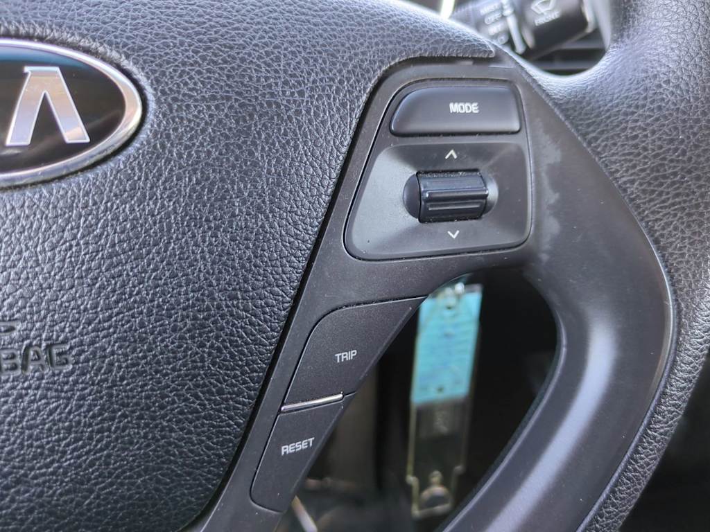 Thumbnail: 2017 Kia Forte - 24