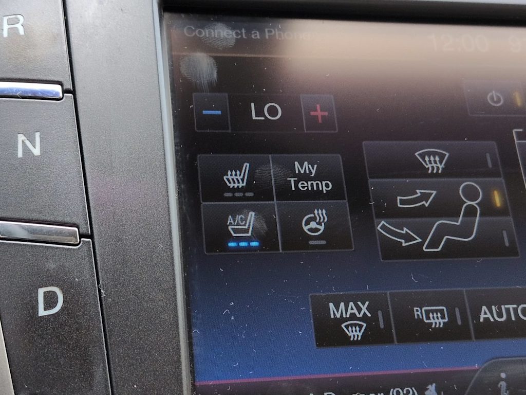 Thumbnail: 2013 Lincoln MKZ - 25