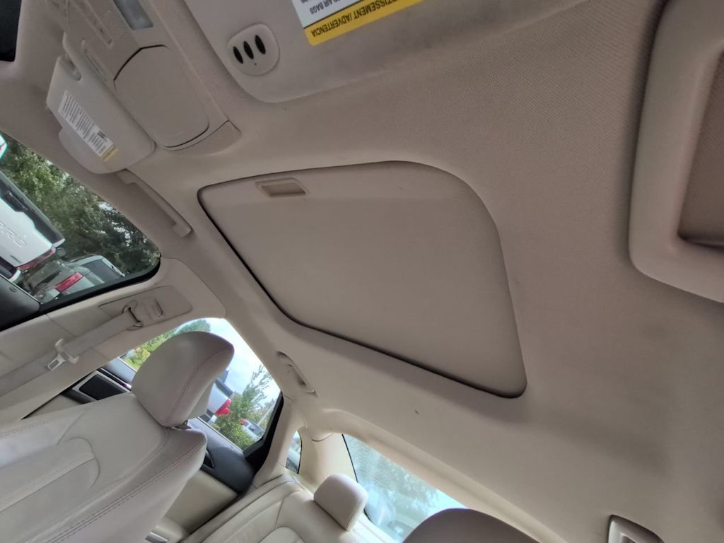 Thumbnail: 2013 Lincoln MKZ - 22