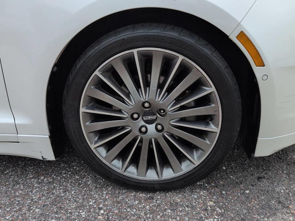 Thumbnail: 2013 Lincoln MKZ - 8