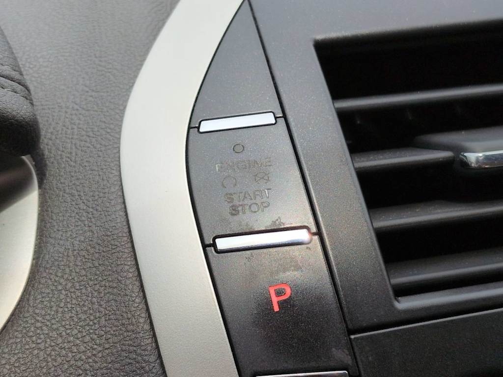 Thumbnail: 2013 Lincoln MKZ - 29