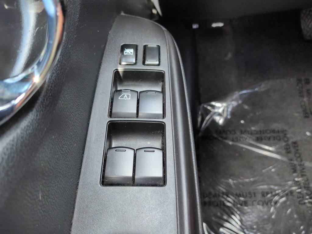 Thumbnail: 2017 Nissan Versa Note - 22