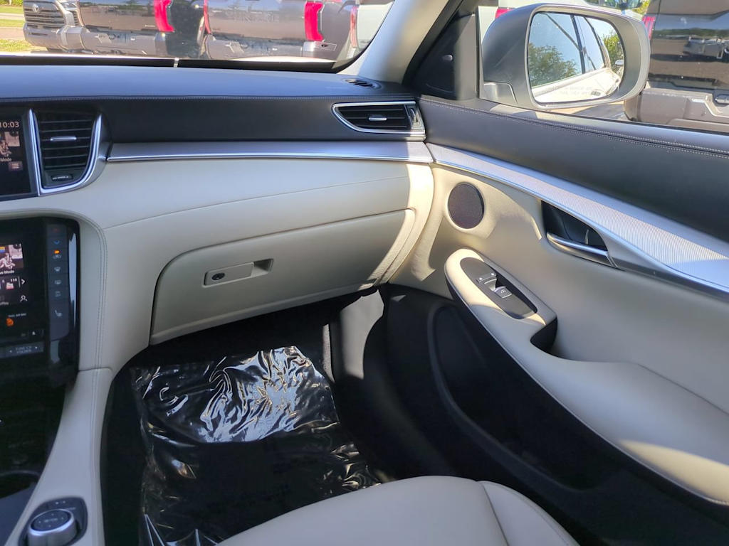 Thumbnail: 2021 INFINITI QX50 - 20