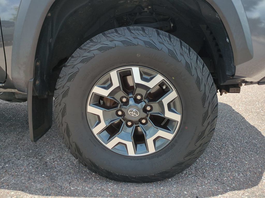 Thumbnail: 2018 Toyota Tacoma - 7
