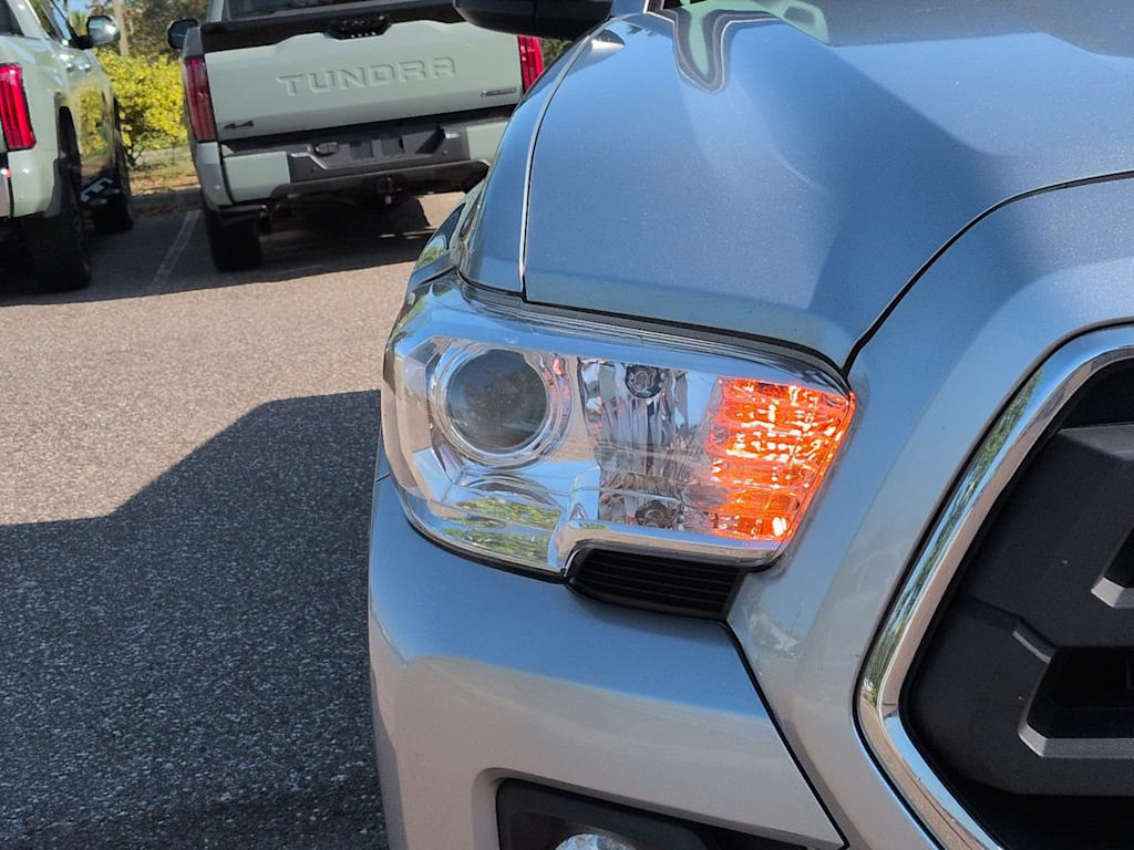 Thumbnail: 2022 Toyota Tacoma - 18