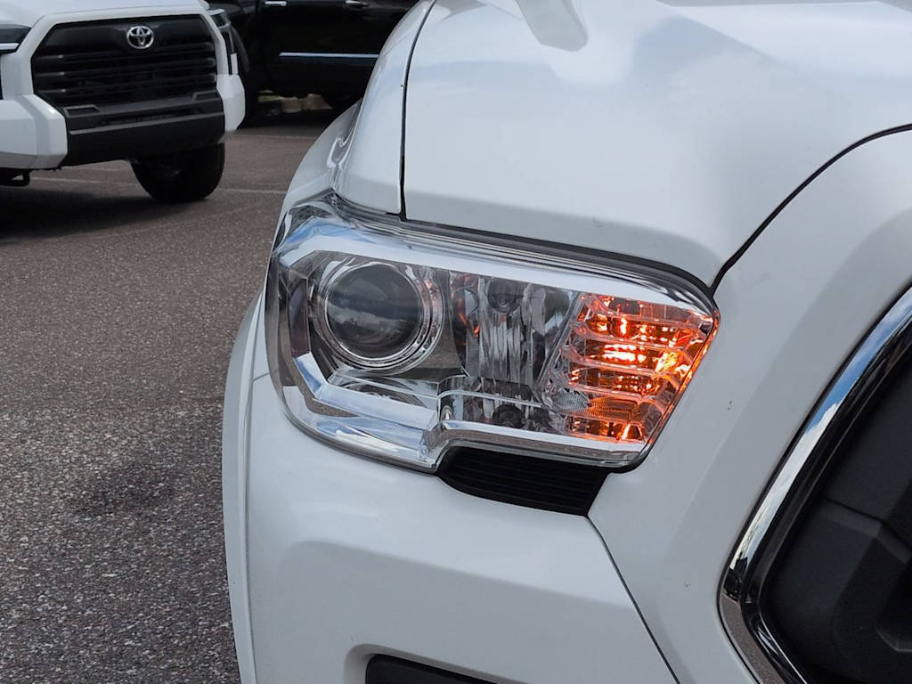Thumbnail: 2023 Toyota Tacoma - 18