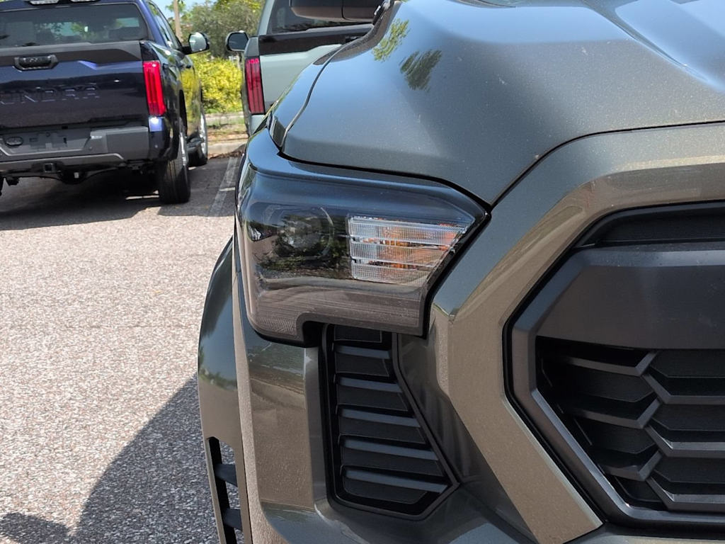 Thumbnail: 2025 Toyota Tacoma - 18