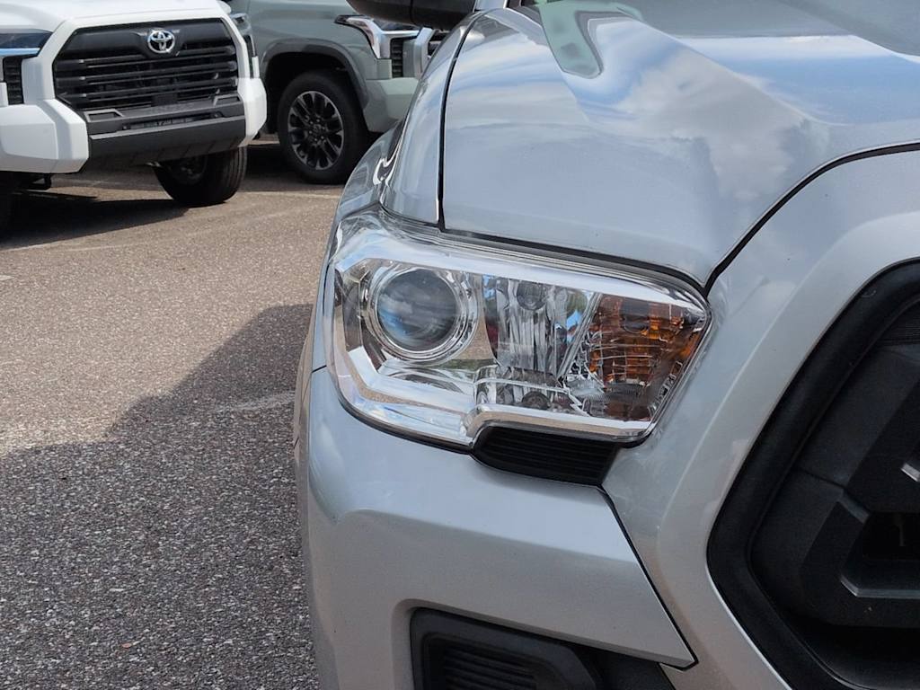 Thumbnail: 2022 Toyota Tacoma - 18