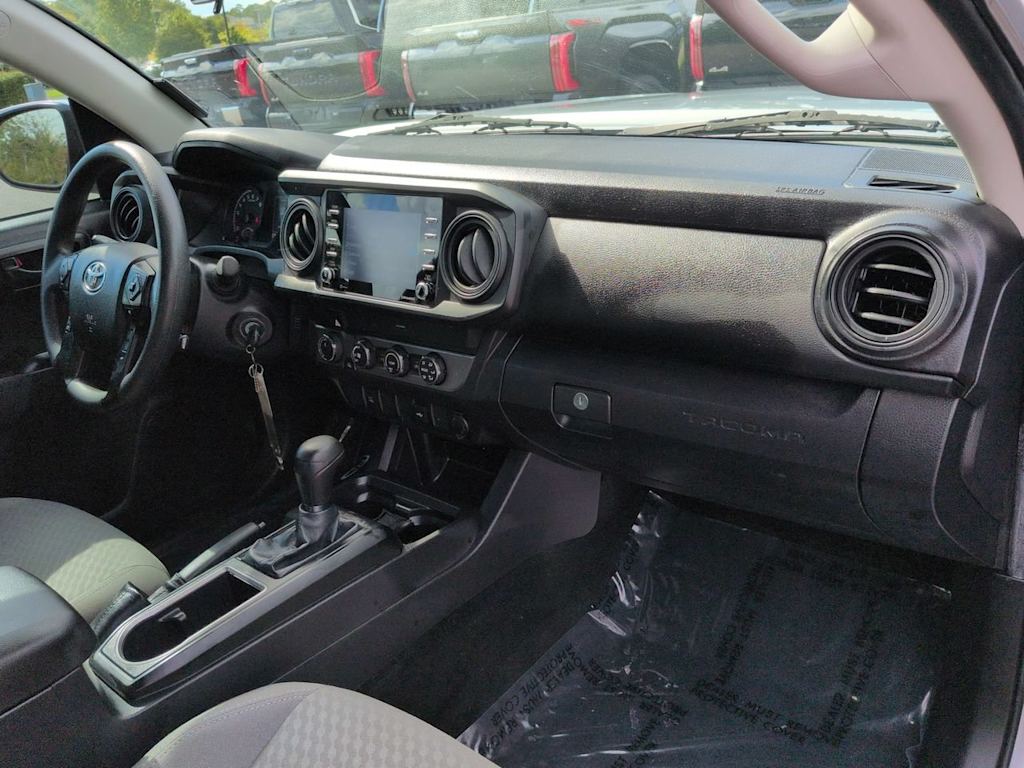 Thumbnail: 2022 Toyota Tacoma - 8