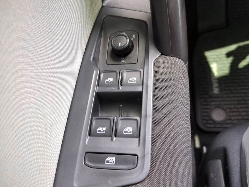Thumbnail: 2021 Volkswagen Tiguan - 23