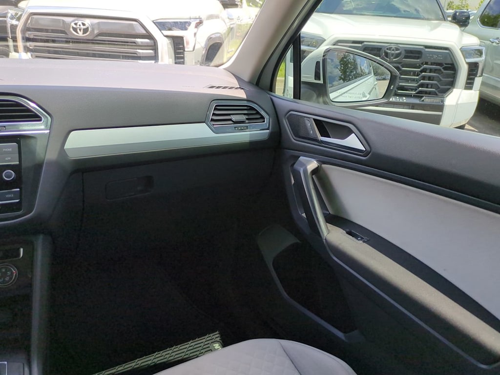 Thumbnail: 2021 Volkswagen Tiguan - 21