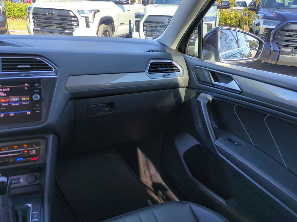 Thumbnail: 2022 Volkswagen Tiguan - 21