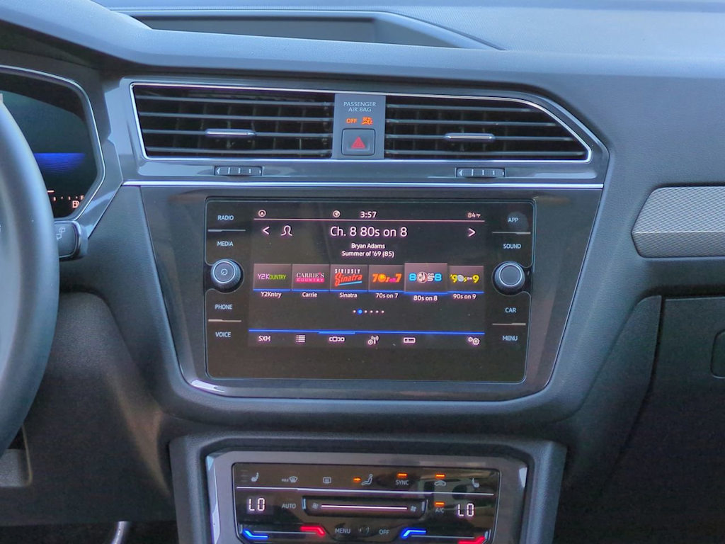 Thumbnail: 2022 Volkswagen Tiguan - 14