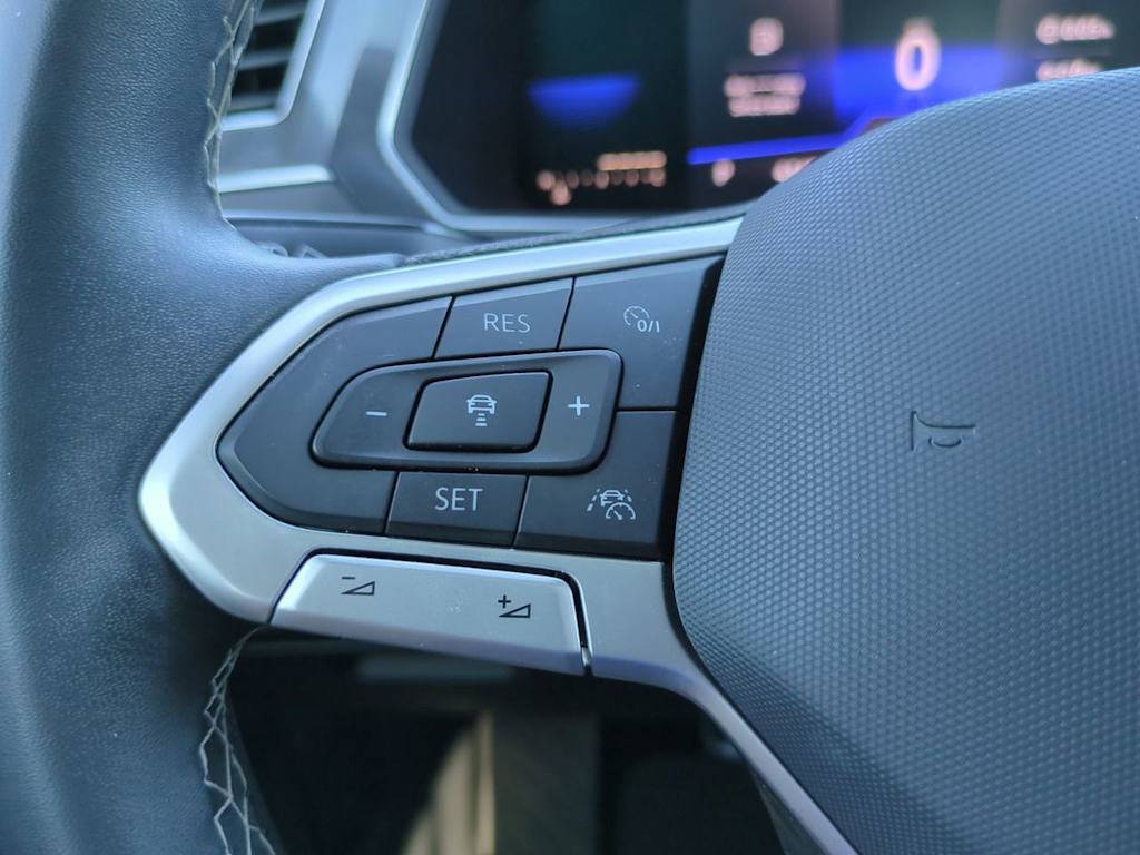 Thumbnail: 2022 Volkswagen Tiguan - 25