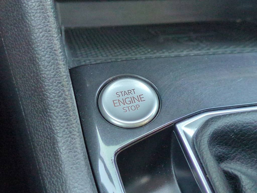 Thumbnail: 2022 Volkswagen Tiguan - 27