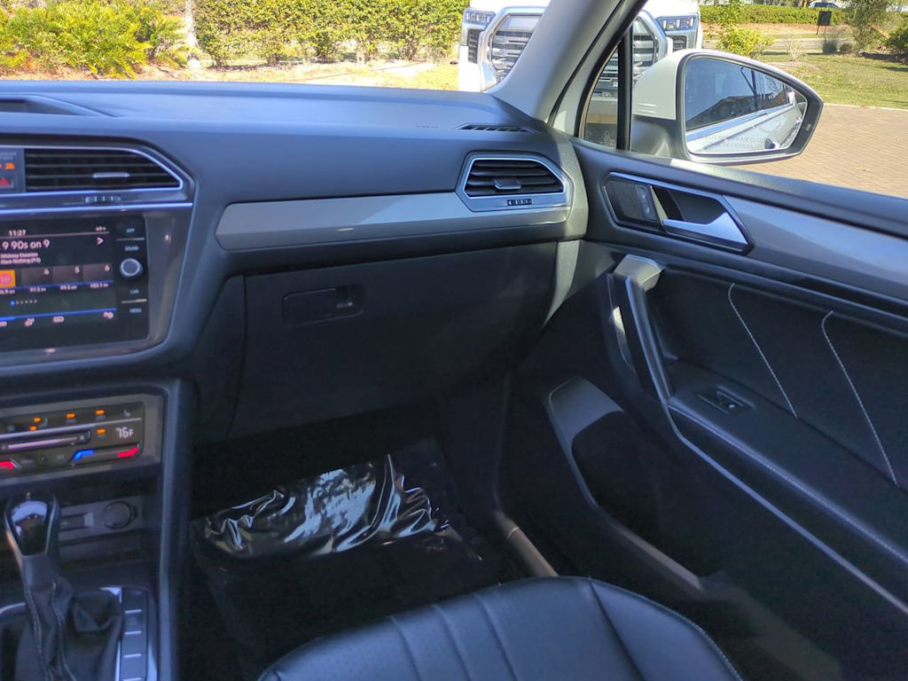 Thumbnail: 2022 Volkswagen Tiguan - 21