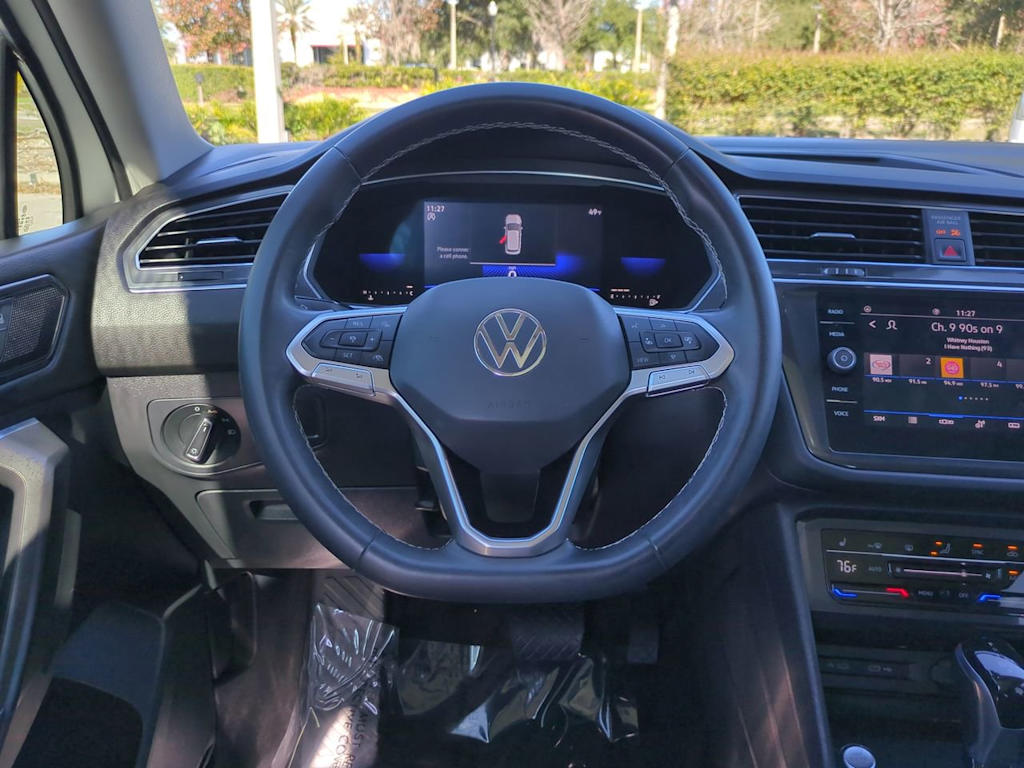 Thumbnail: 2022 Volkswagen Tiguan - 8