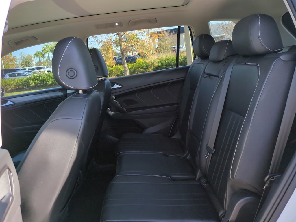 Thumbnail: 2022 Volkswagen Tiguan - 20