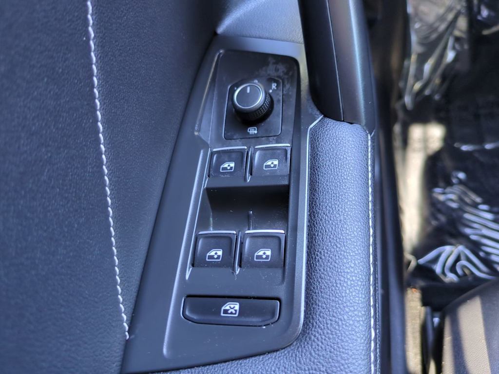 Thumbnail: 2022 Volkswagen Tiguan - 26