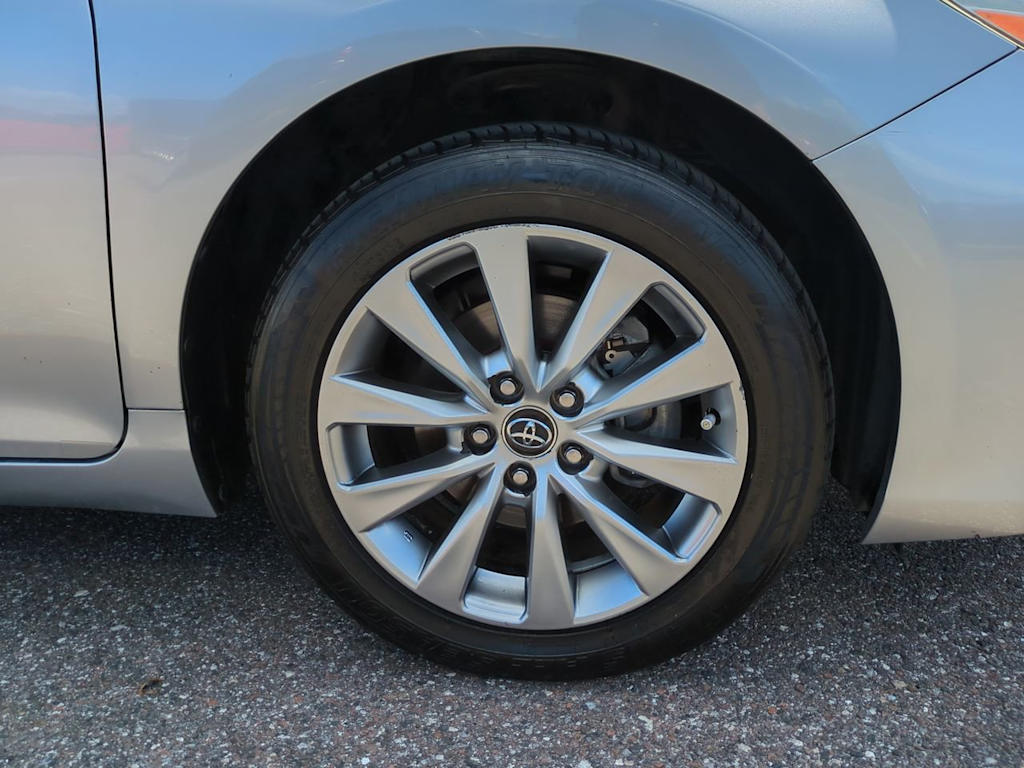 Thumbnail: 2017 Toyota Camry - 7