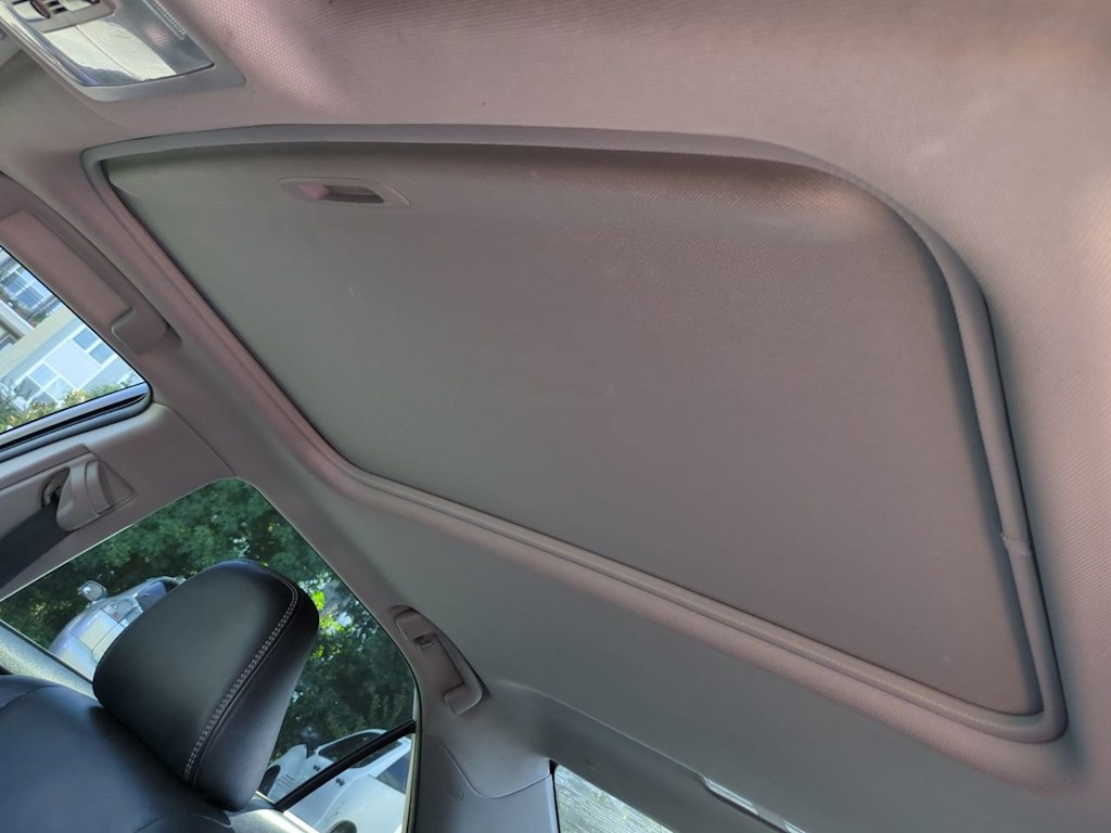 Thumbnail: 2017 Toyota Camry - 21