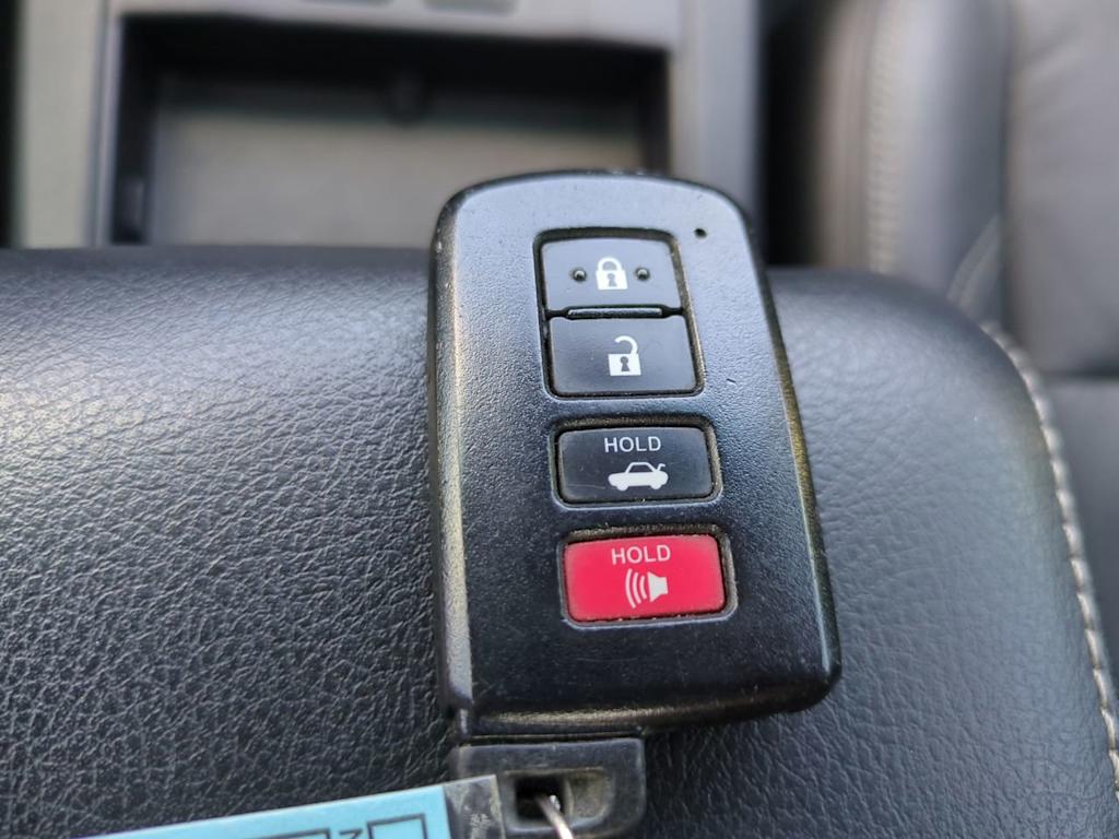 Thumbnail: 2017 Toyota Camry - 15