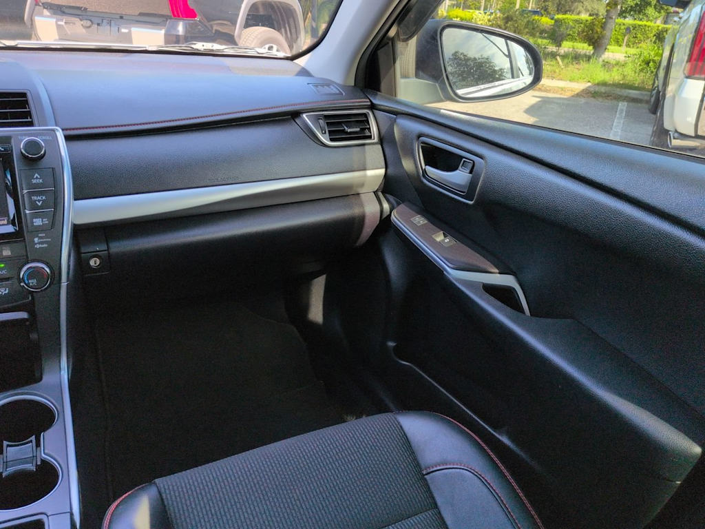 Thumbnail: 2017 Toyota Camry - 20