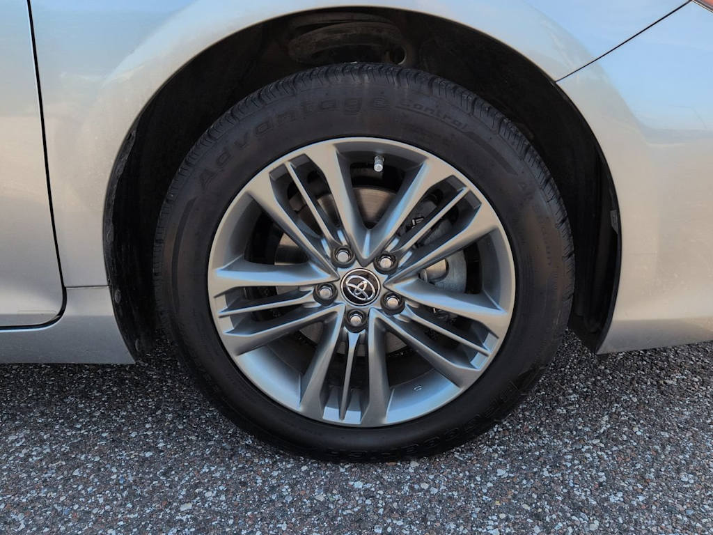 Thumbnail: 2017 Toyota Camry - 7