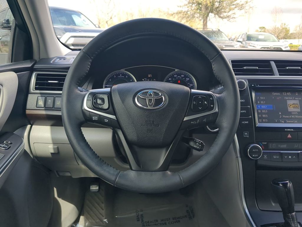 2017 Toyota Camry XLE 8