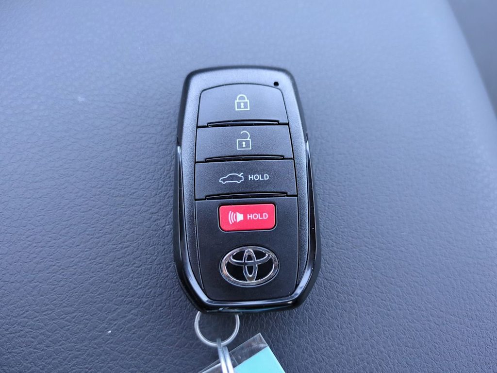 Thumbnail: 2025 Toyota Camry - 25