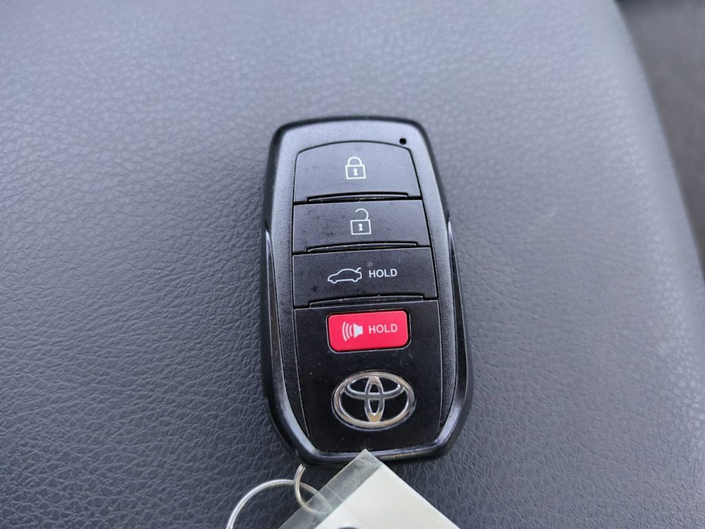 Thumbnail: 2025 Toyota Camry - 15