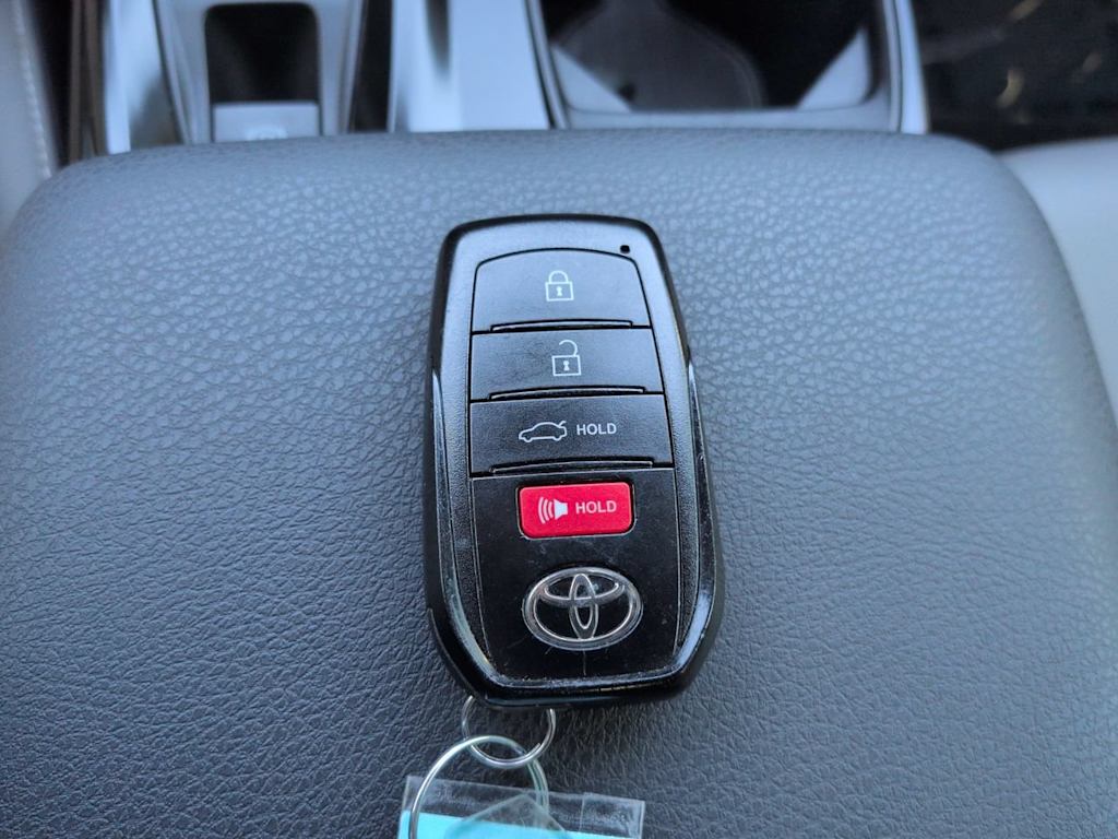 Thumbnail: 2025 Toyota Camry - 17