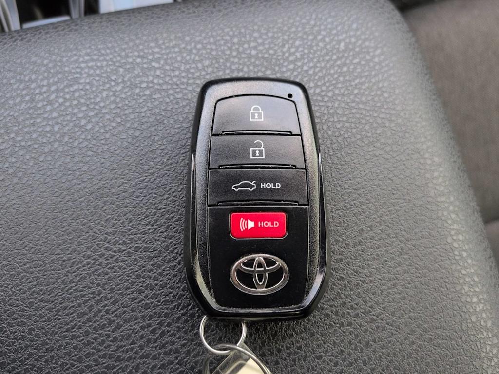 Thumbnail: 2025 Toyota Camry - 15