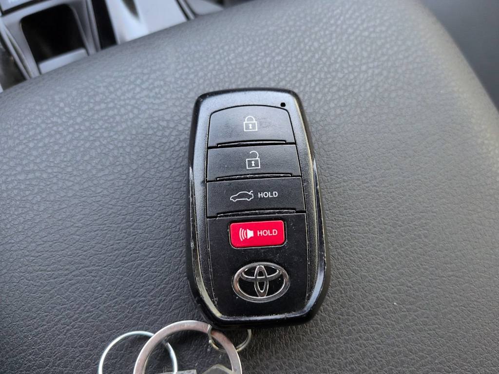 Thumbnail: 2025 Toyota Camry - 15