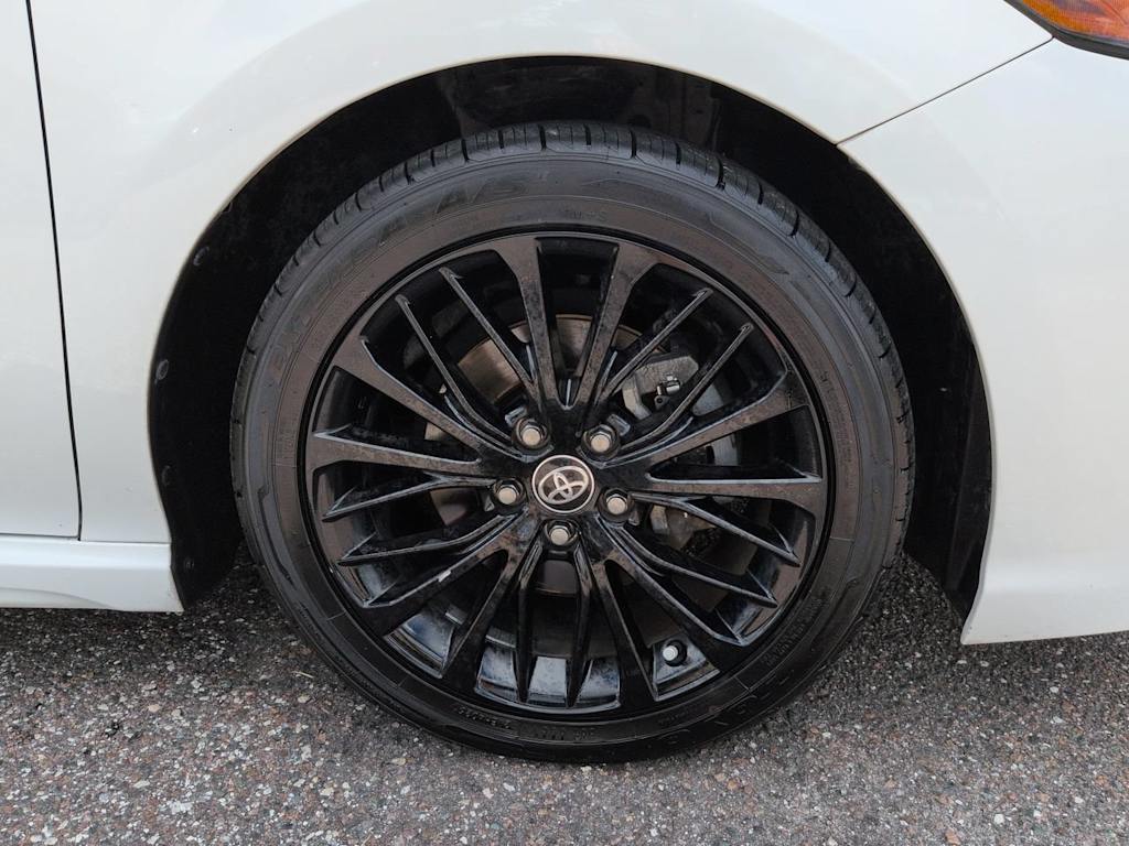 Thumbnail: 2021 Toyota Camry - 7