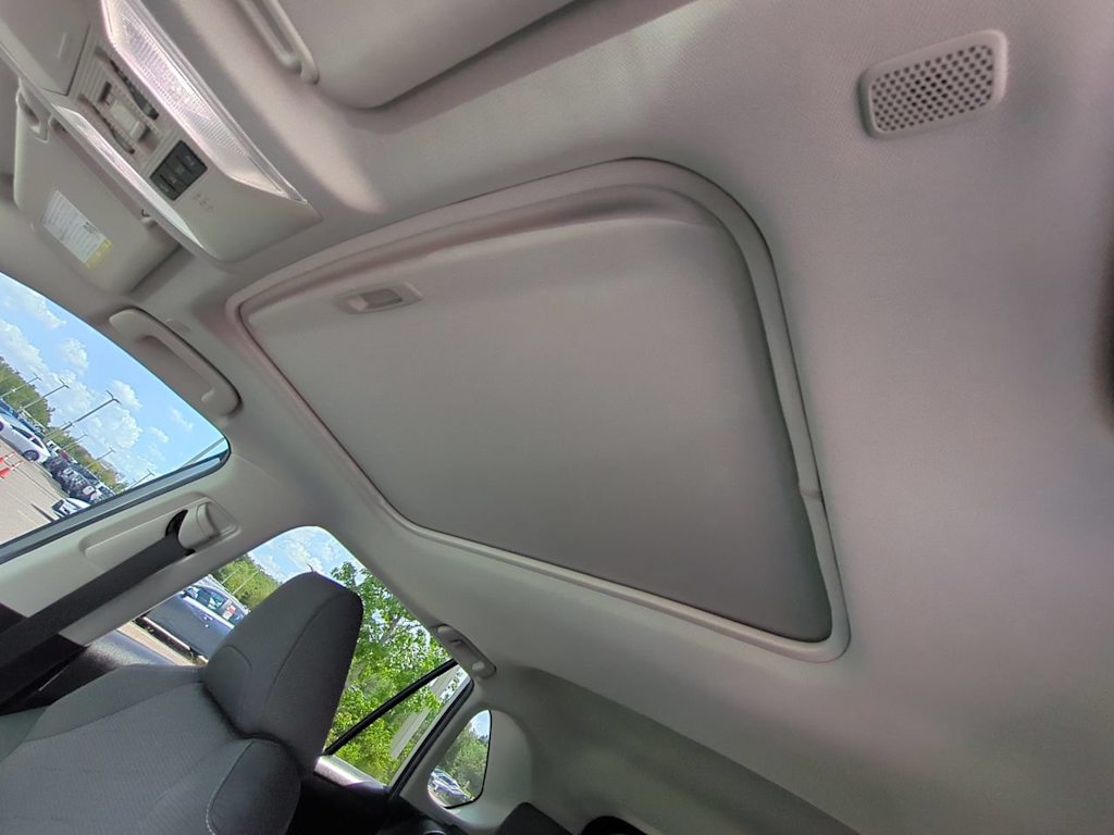 Thumbnail: 2023 Toyota RAV4 - 20