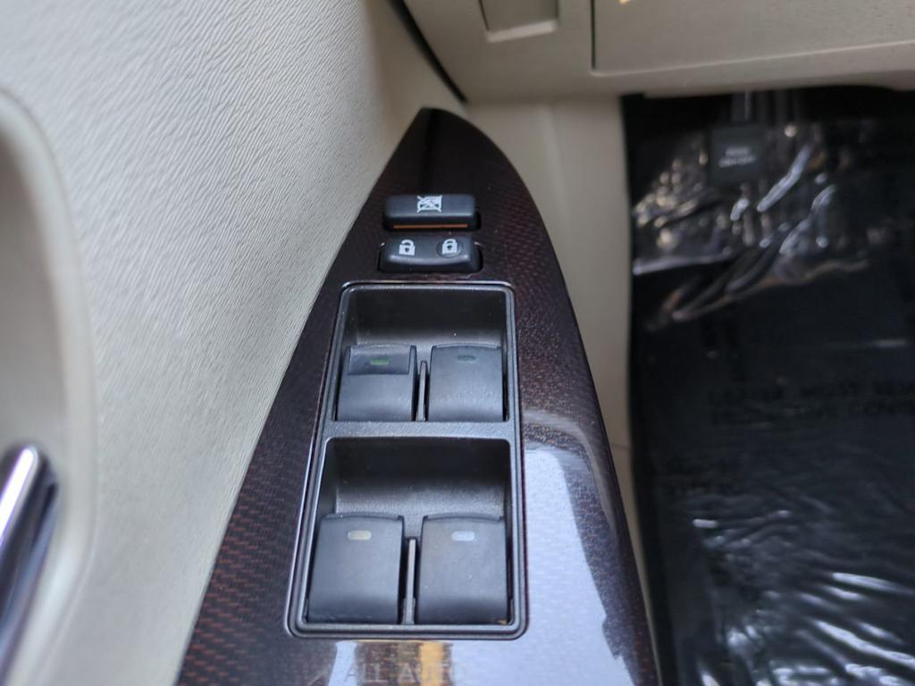 Thumbnail: 2009 Toyota Venza - 22