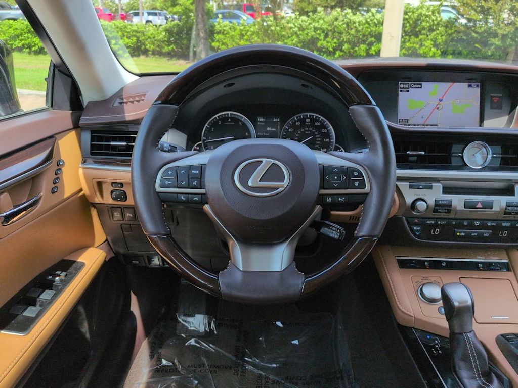 Thumbnail: 2016 Lexus ES - 9
