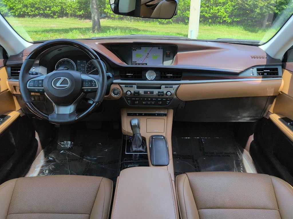 Thumbnail: 2016 Lexus ES - 2
