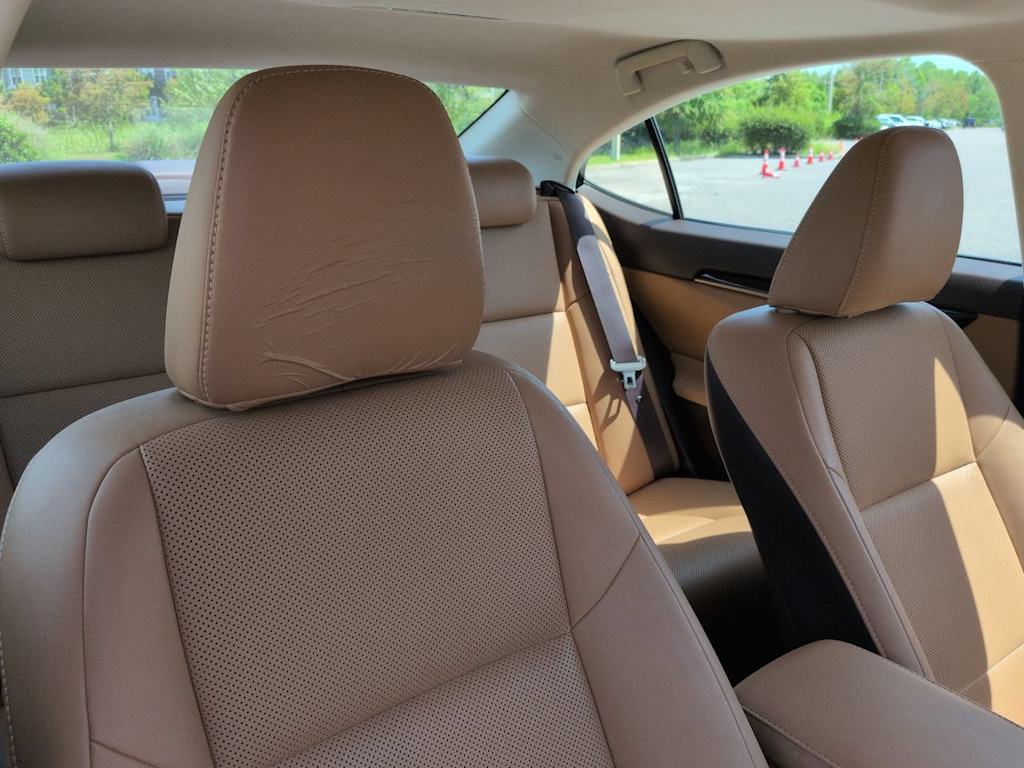 Thumbnail: 2016 Lexus ES - 10