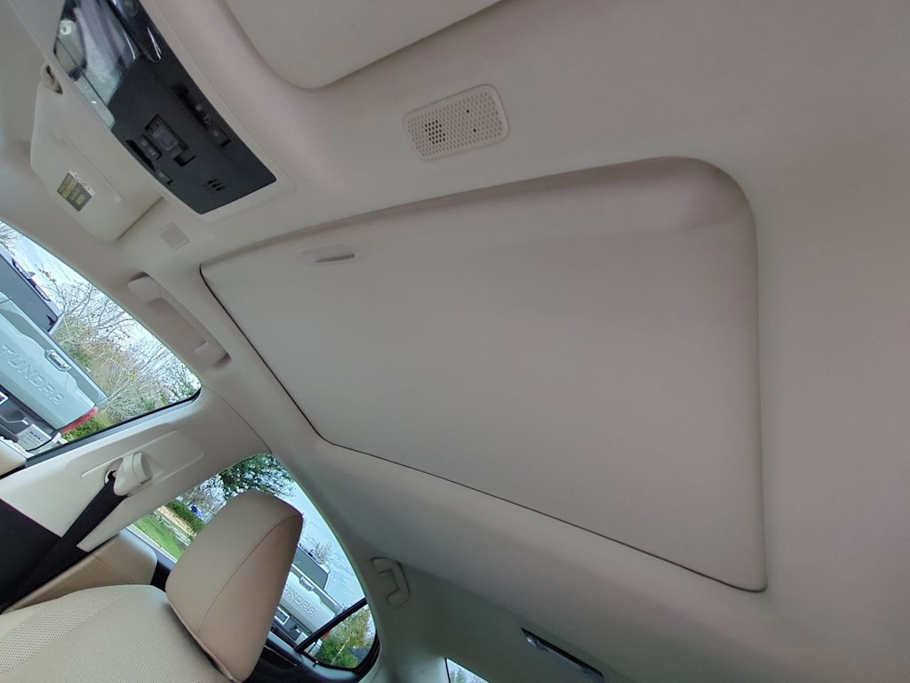 Thumbnail: 2019 Lexus ES - 21