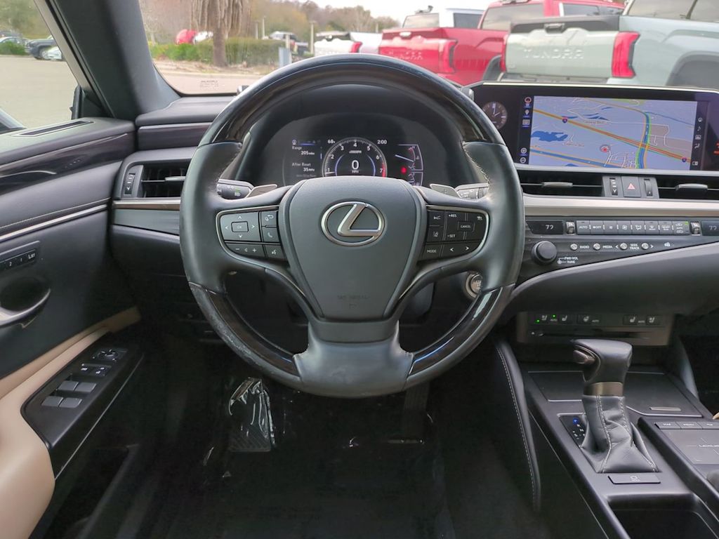 Thumbnail: 2019 Lexus ES - 8