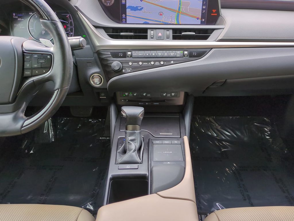 Thumbnail: 2019 Lexus ES - 12