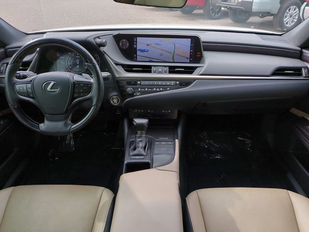 Thumbnail: 2019 Lexus ES - 2