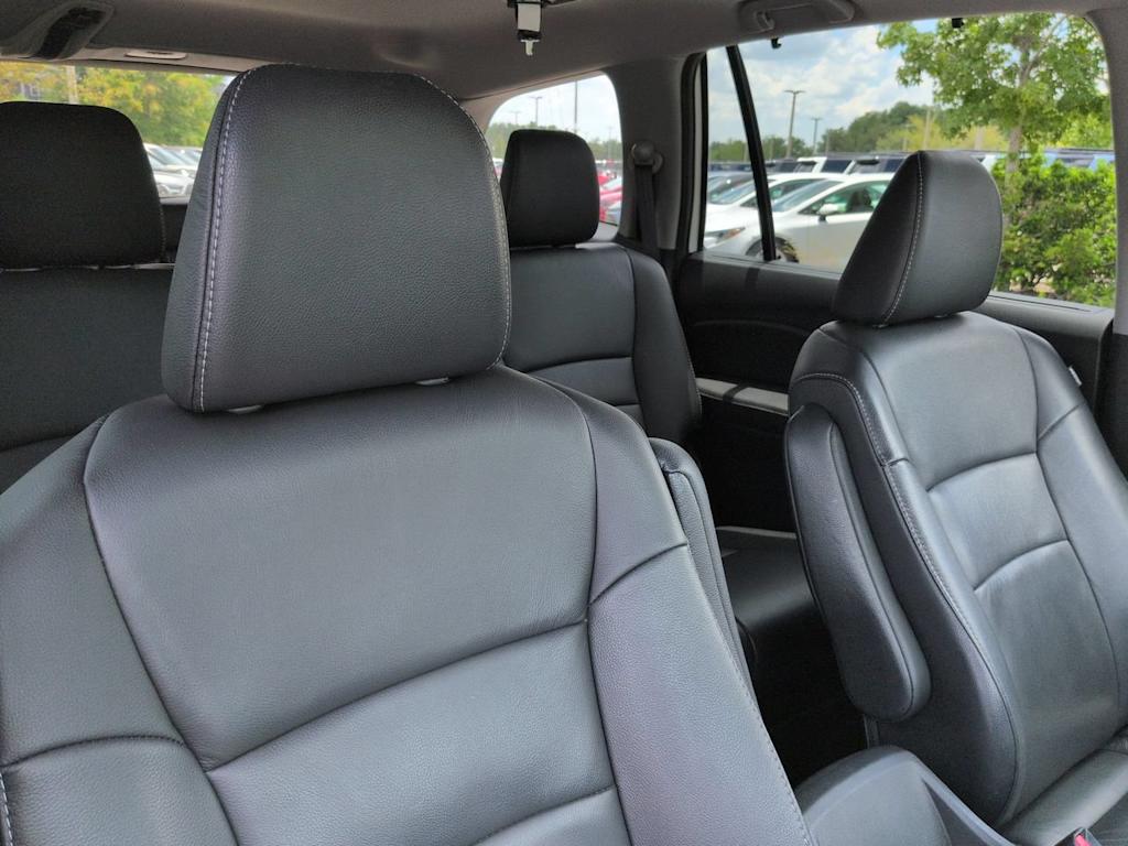 Thumbnail: 2017 Honda Pilot - 9