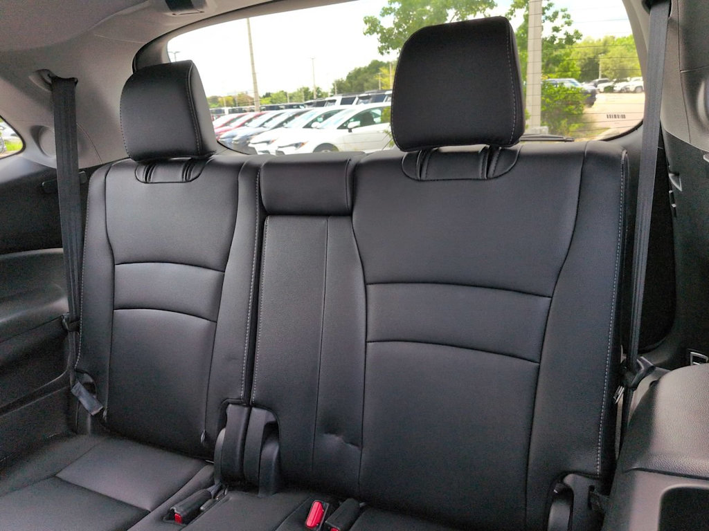 Thumbnail: 2017 Honda Pilot - 19