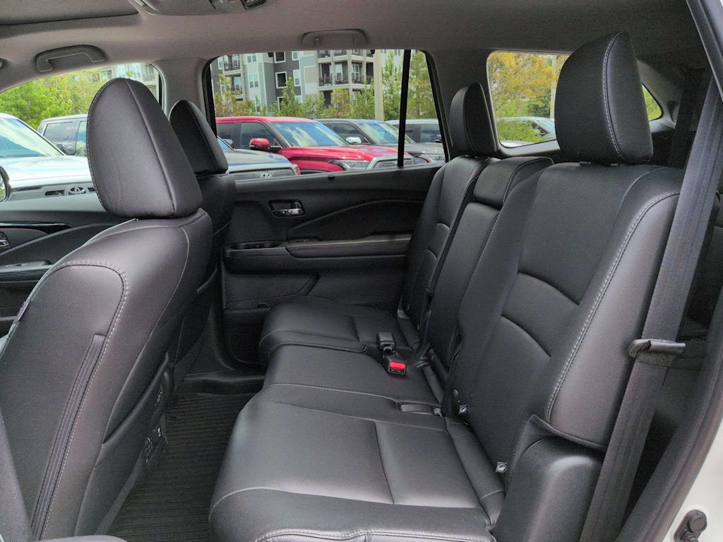 Thumbnail: 2017 Honda Pilot - 20