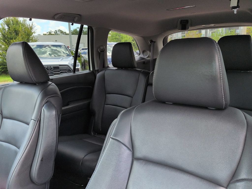 Thumbnail: 2017 Honda Pilot - 10